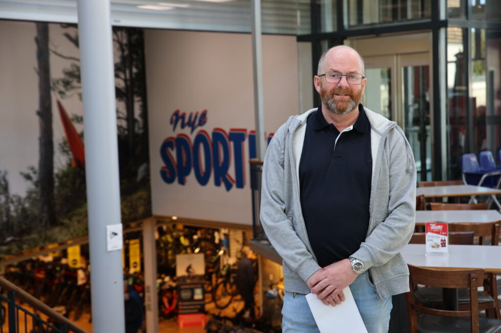 Lasse Ellingsen er godt fornøyd med å få fylt opp lokalene til Nye Sporten.