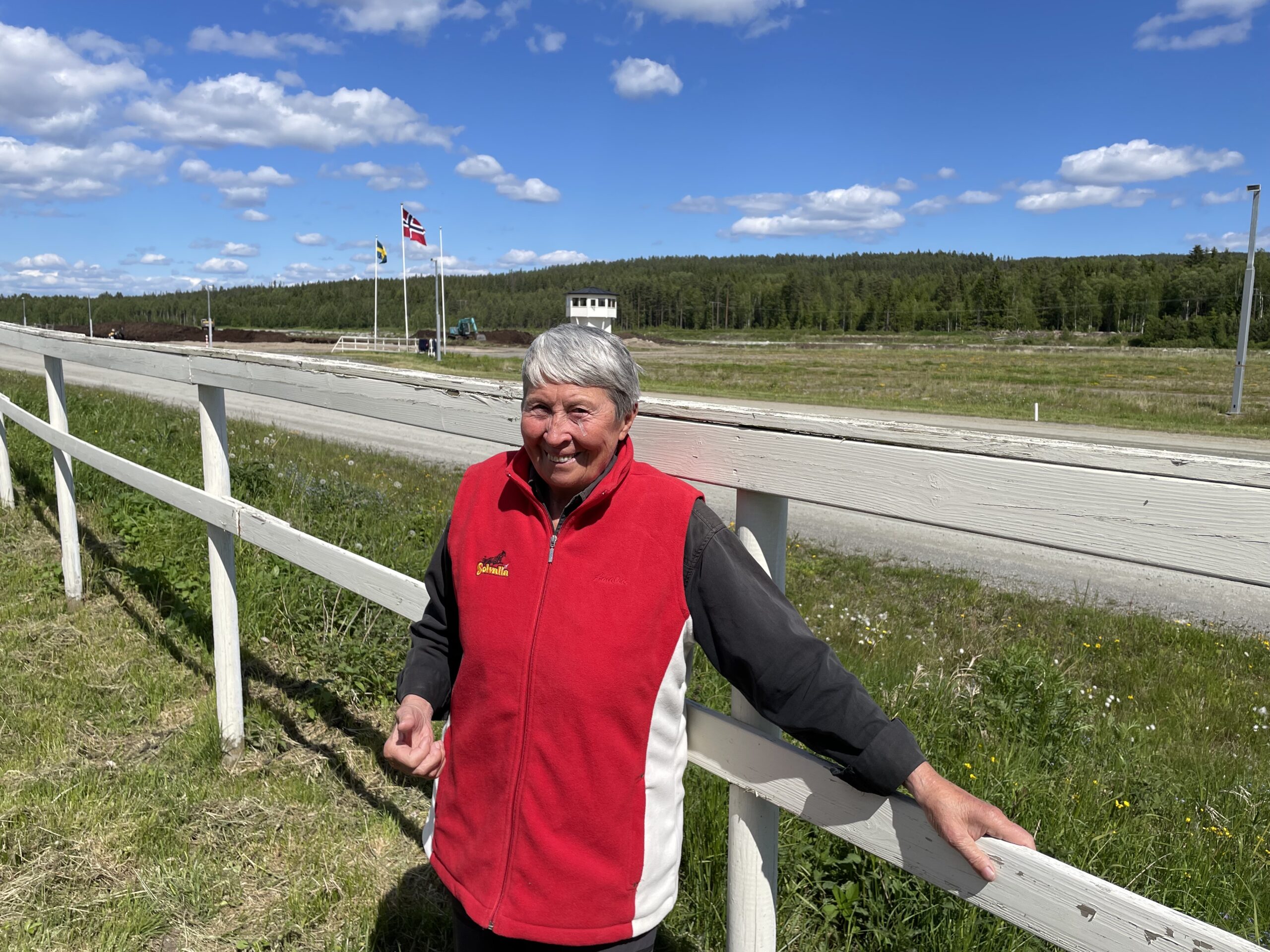 Liv Haslie har mange år bak seg i sporten, og koser seg på lokalkjøring på Kongsvinger.