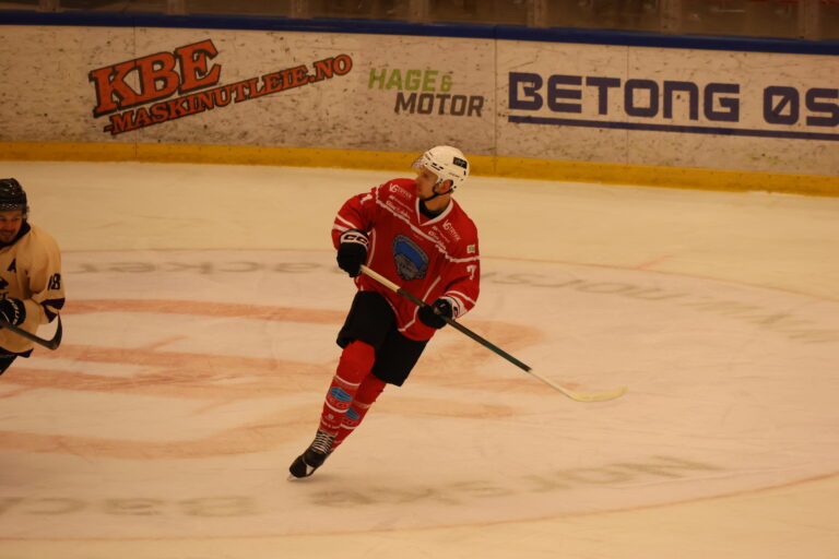 Jonathan Blücher er klar for en ny sesong for KIL Ishockey.