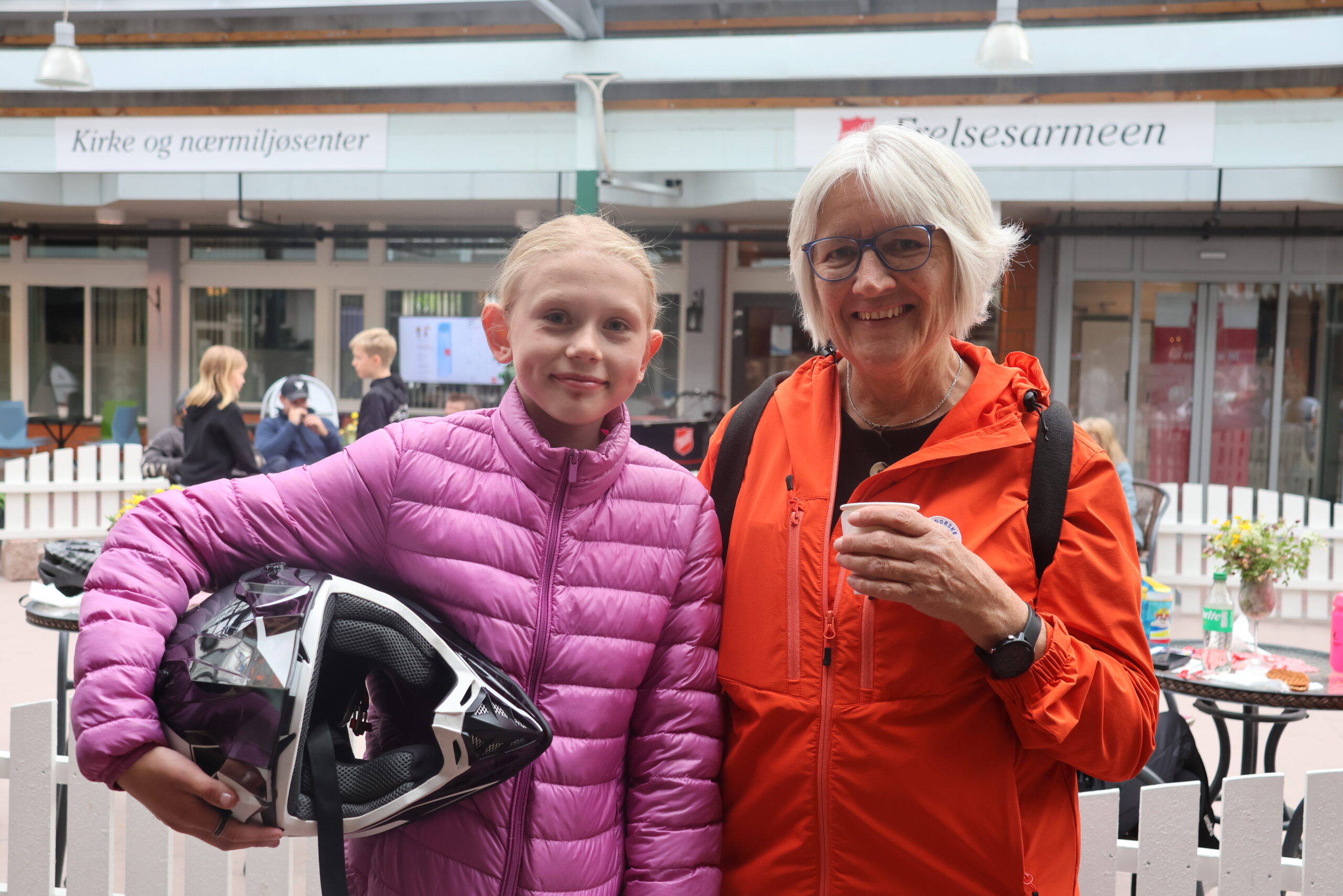 Ariana Michelle Hansson var med bestemor Ann-Krisitn Hansson p&aring; olabilll&oslash;p. Bestemor var imponert publikum, mens Ariana satte utfor i Lia-bakkene.