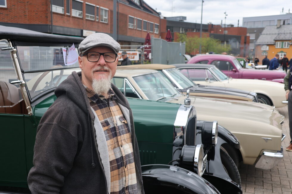 Terje K.Larsen, leder i ACCG var fornøyd med oppmøtet på rådhusplassen lørdag.