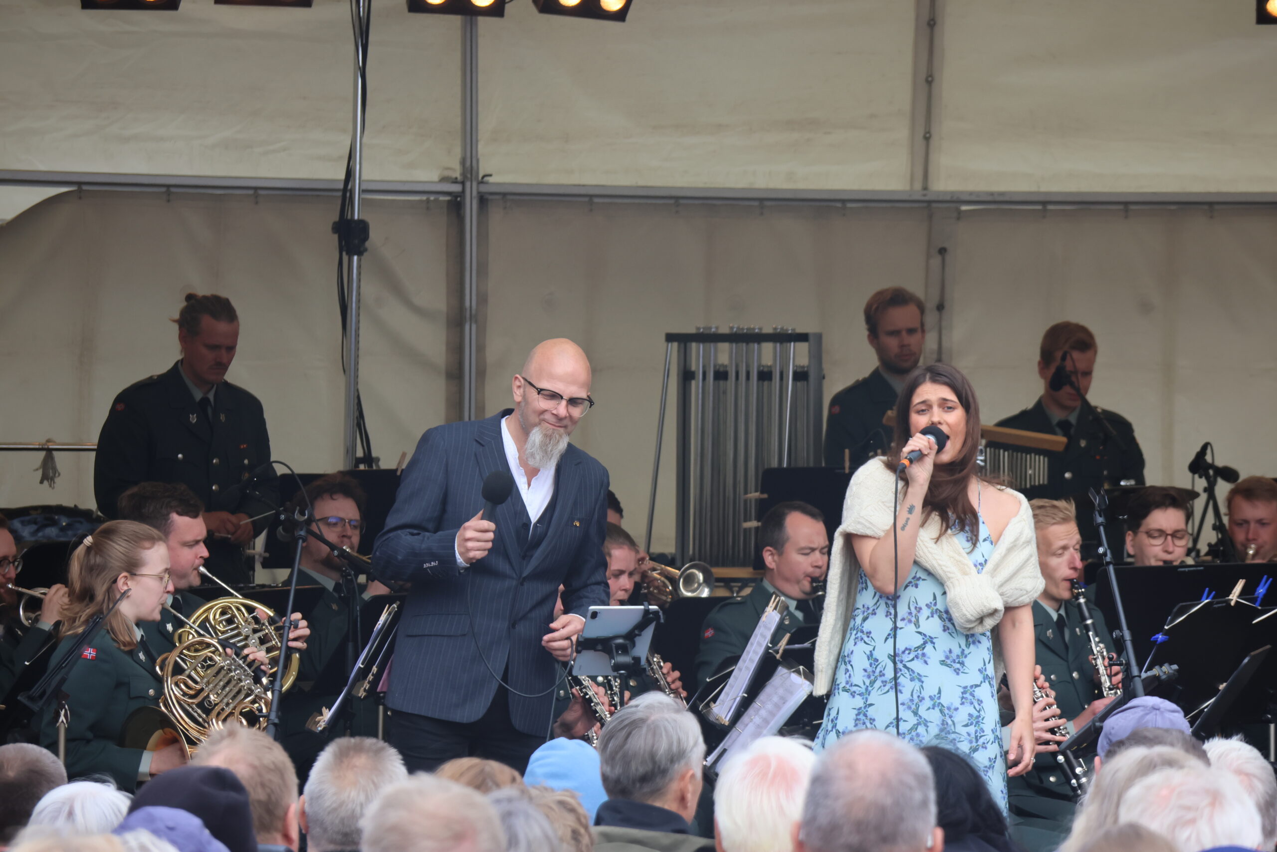 Kjetil Foseid og Sigrid Fiskerud sang duett til låta Up where we belong.