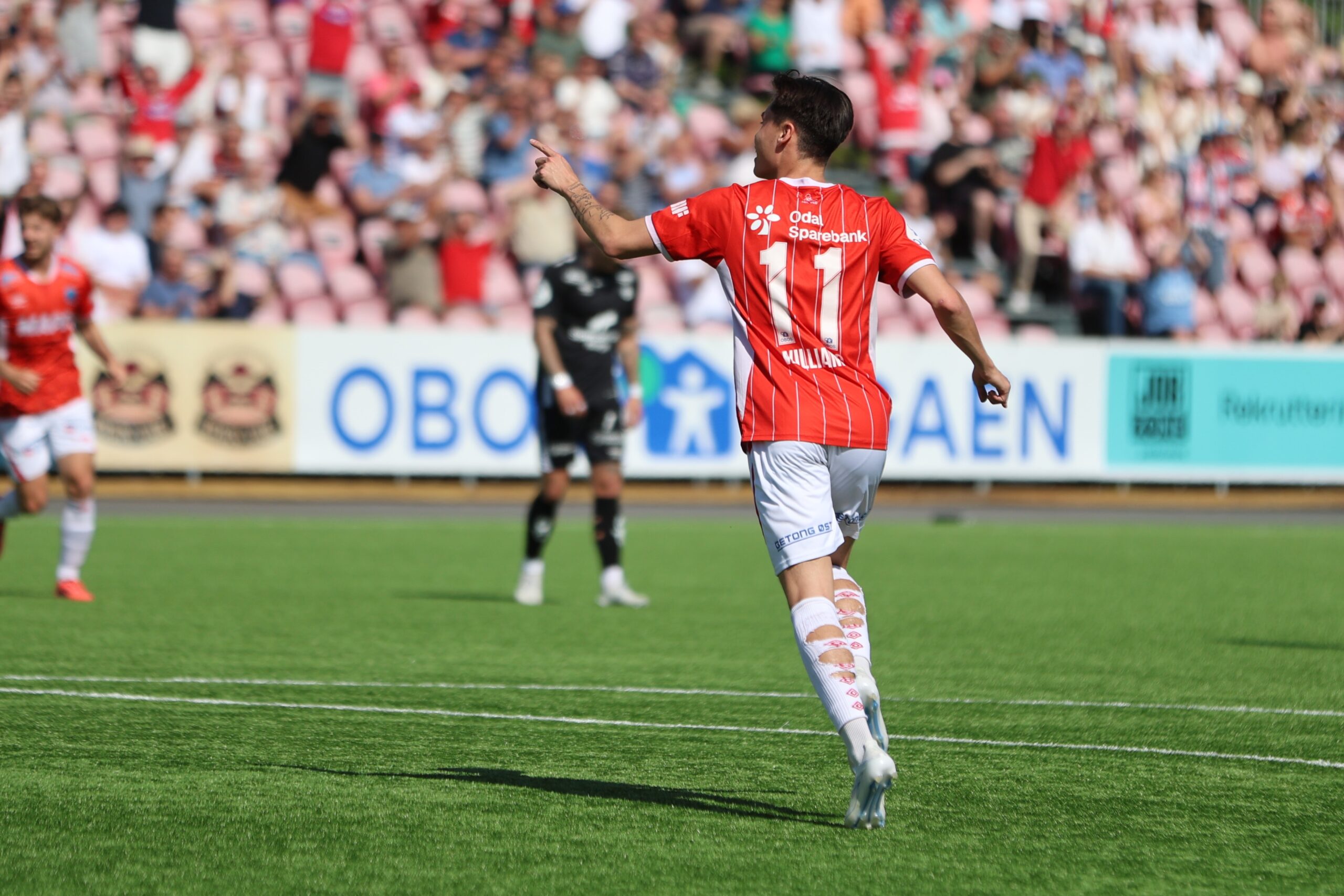 Noa Williams ga en takk til Rasmus Opdahl Christiansen for assisten da han feiret sin scoring.
