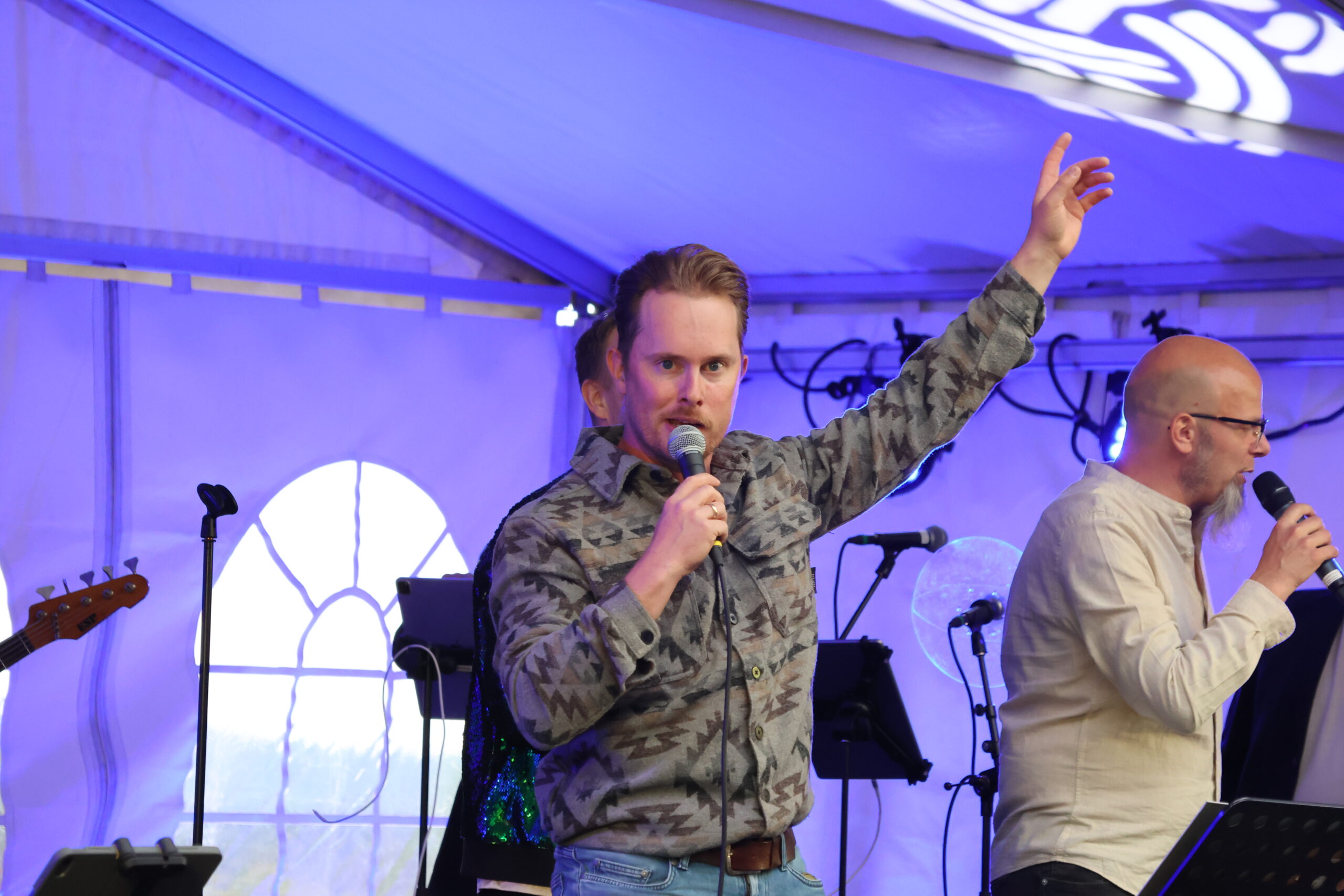Ståle Andersson er gjestevokalist i årets Hitparade.