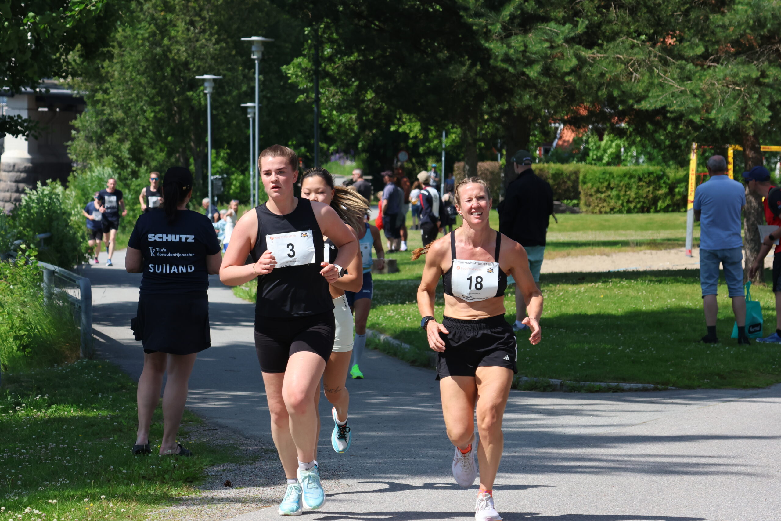 Nr.3 Victoria Frysjøenden, nr. 18 Silje Bergvik.