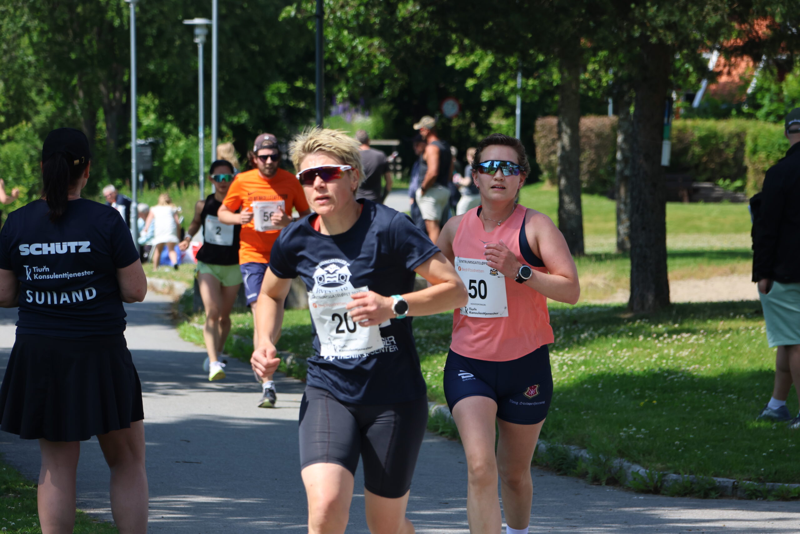 Nr.20 Gro Helene Strand og nr. 50 Marit Kristine Svenkerud.