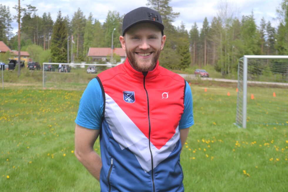 Petter Berg, leder i Lunderseter IL forteller om spennende planer på Lundersæter.