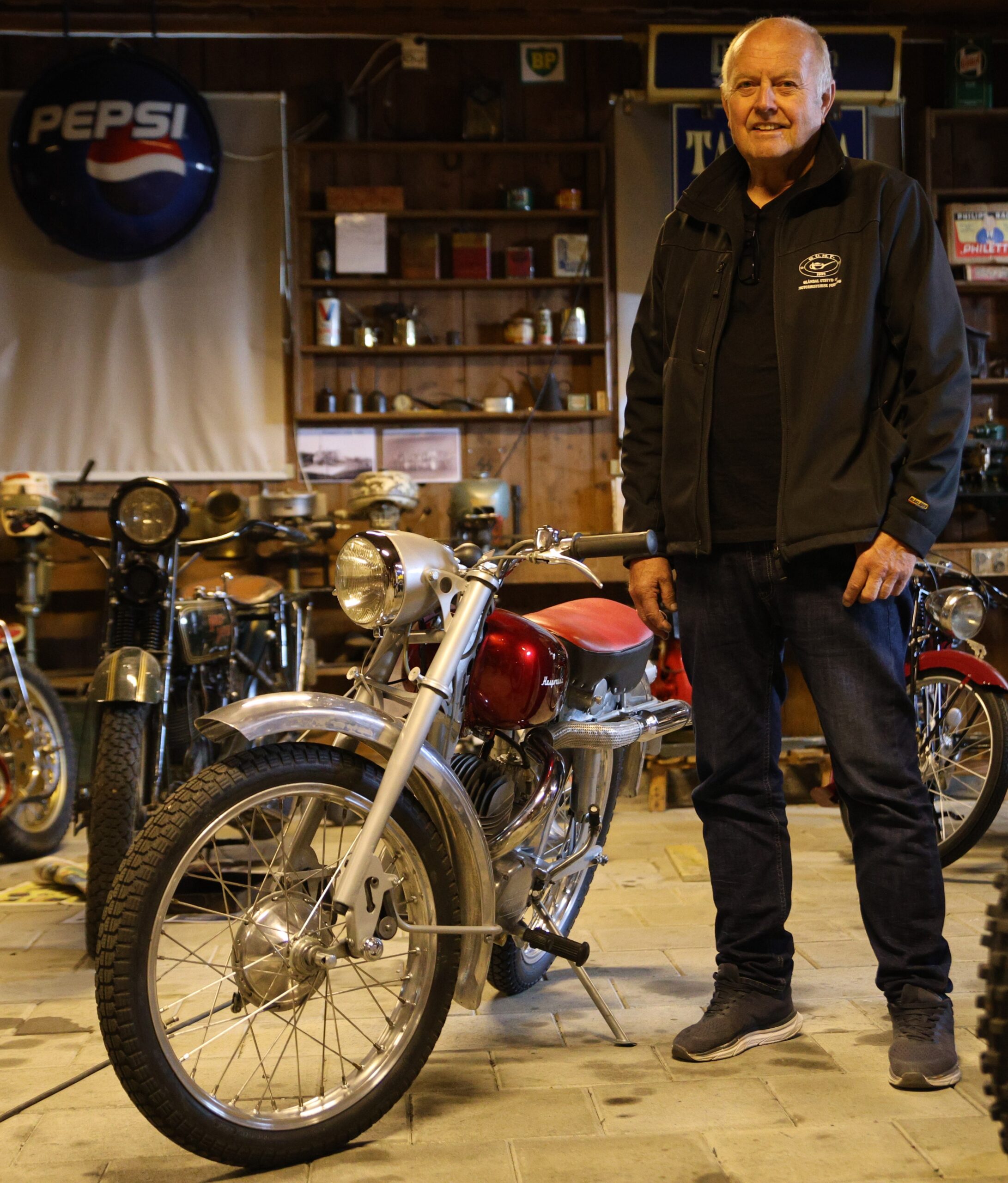 Rune Hansen og hans Husqvarna s&oslash;lvpil.