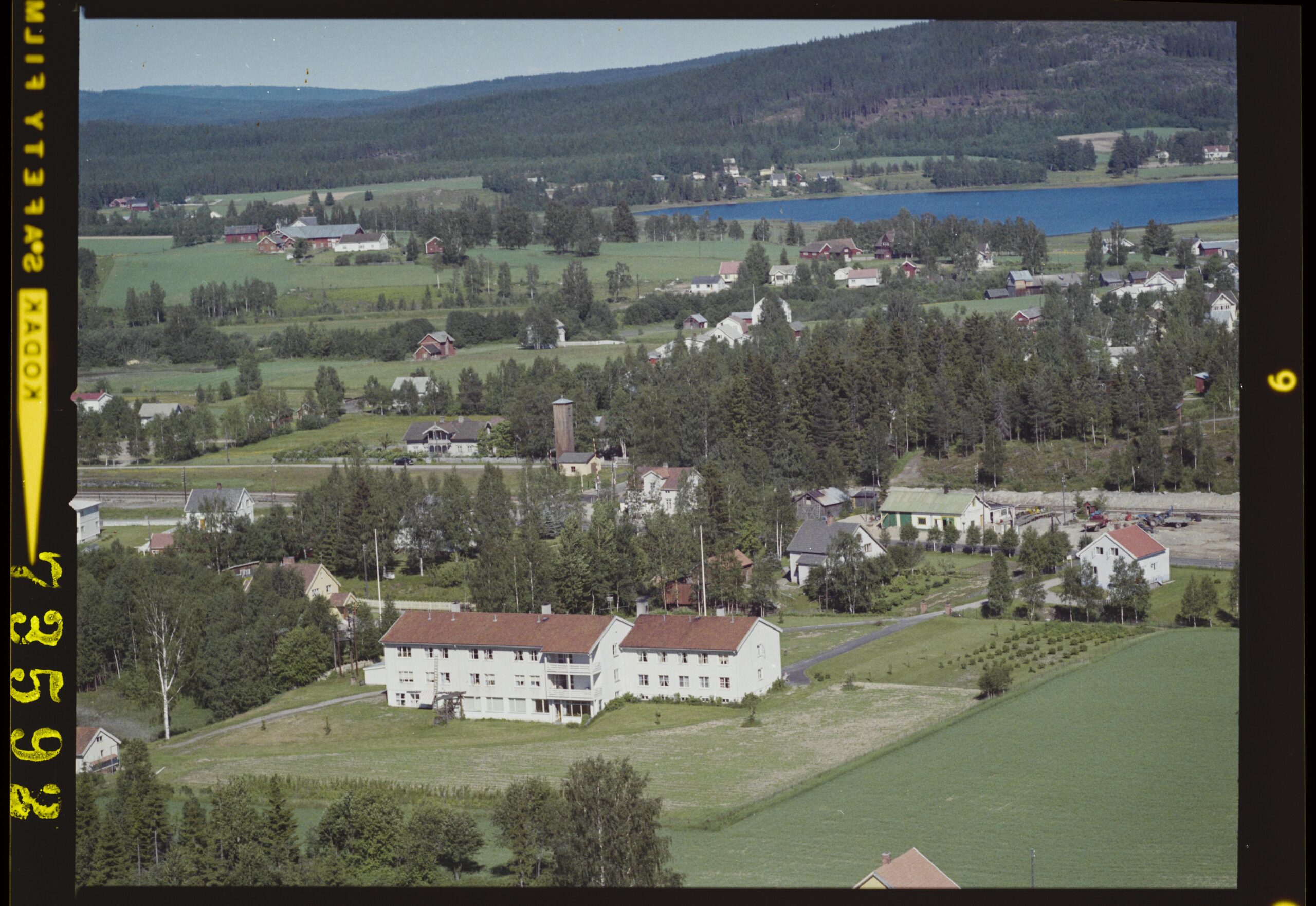 Flyfoto tatt over Roverud i 1962.
