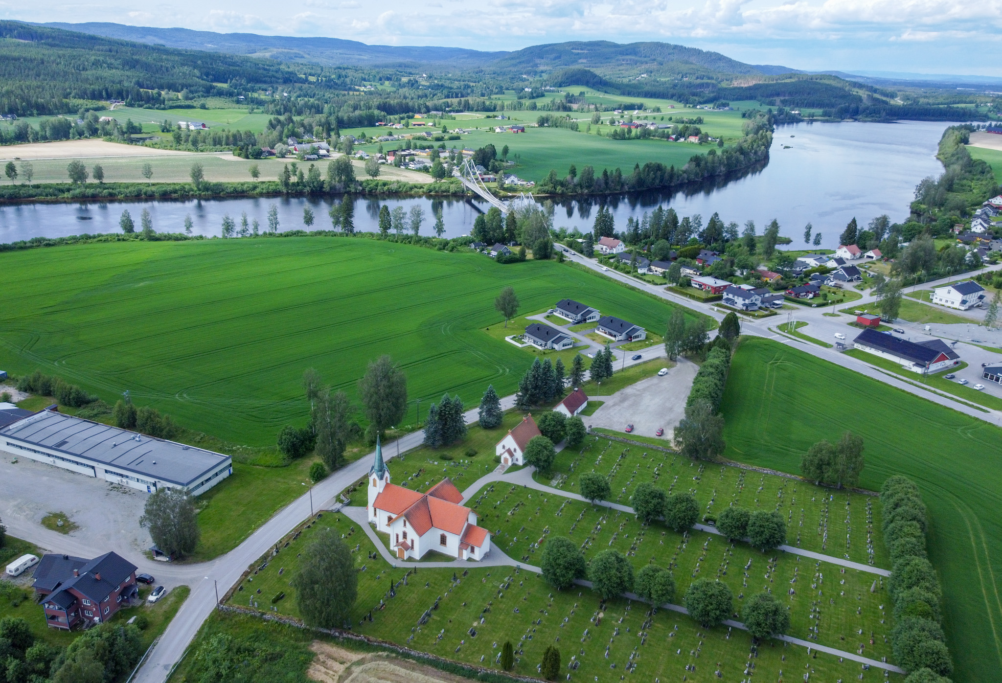Dronebilde tatt over Brandval i 2025.