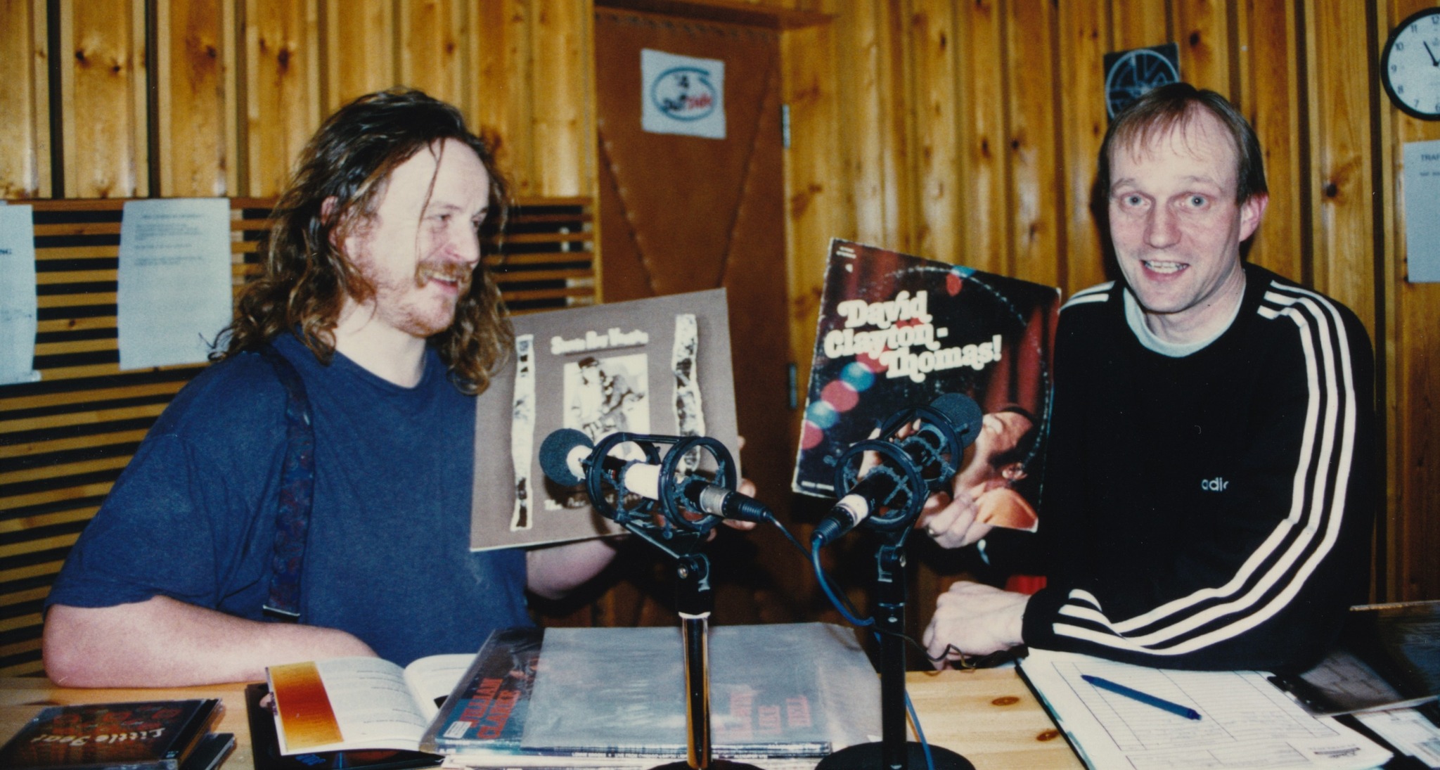 Morten Lund og Bj&oslash;rn Storeide planlegger en av utallige utgaver av Capricorn p&aring; Radio Kongsvinger.