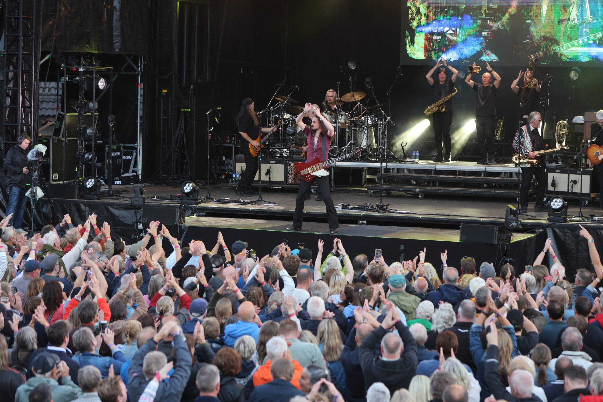 Publikum var med p&aring; notene under fredagens konsert.