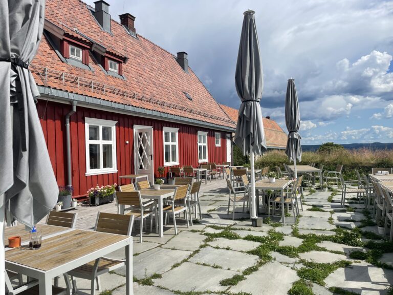 Festningen Hotel & Resort har blitt forhåndsvarslet om tildeling av to prikker for brudd på alkoholloven og alkoholforskriften.
