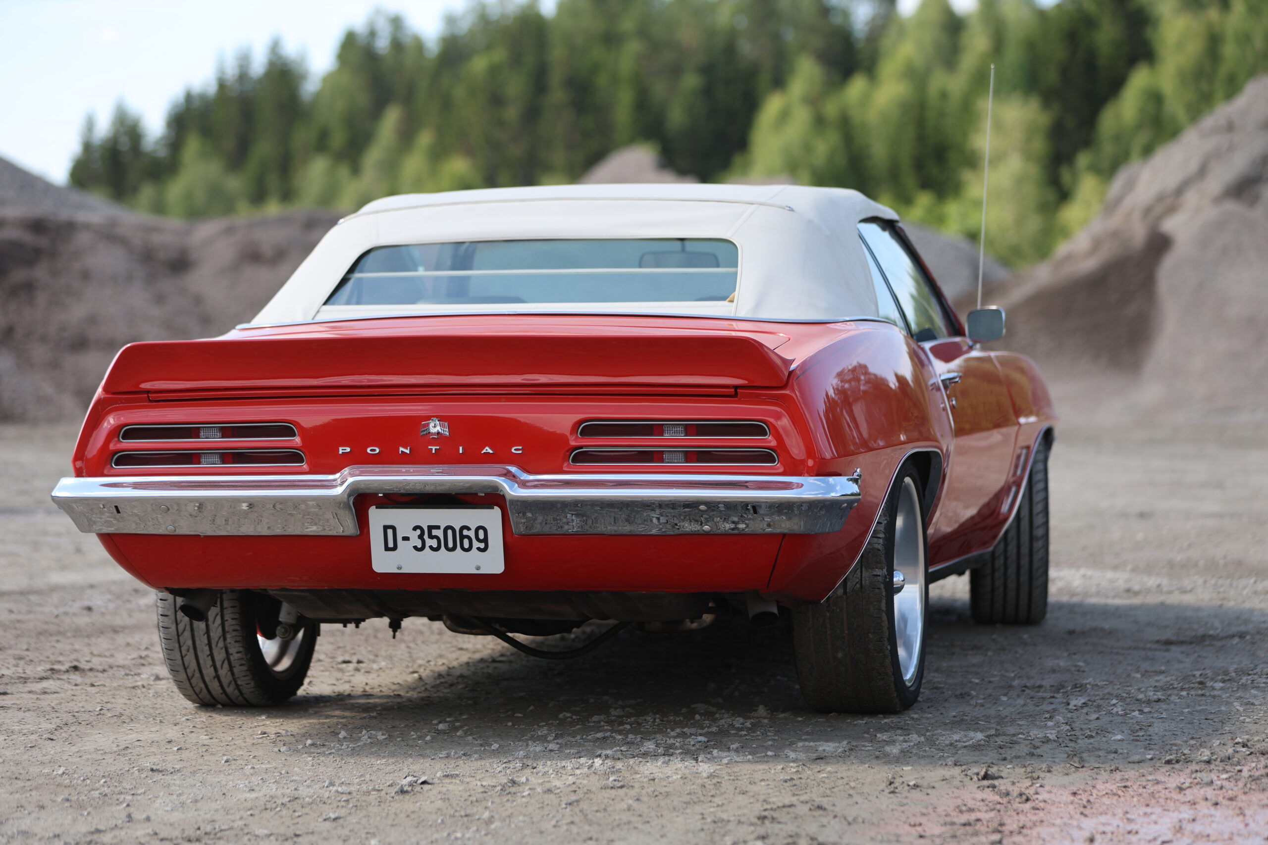 Registreringsnummeret gjenspeiler original motorst&oslash;rrelse 350 og &aring;rstallet bilen er fra 1969
