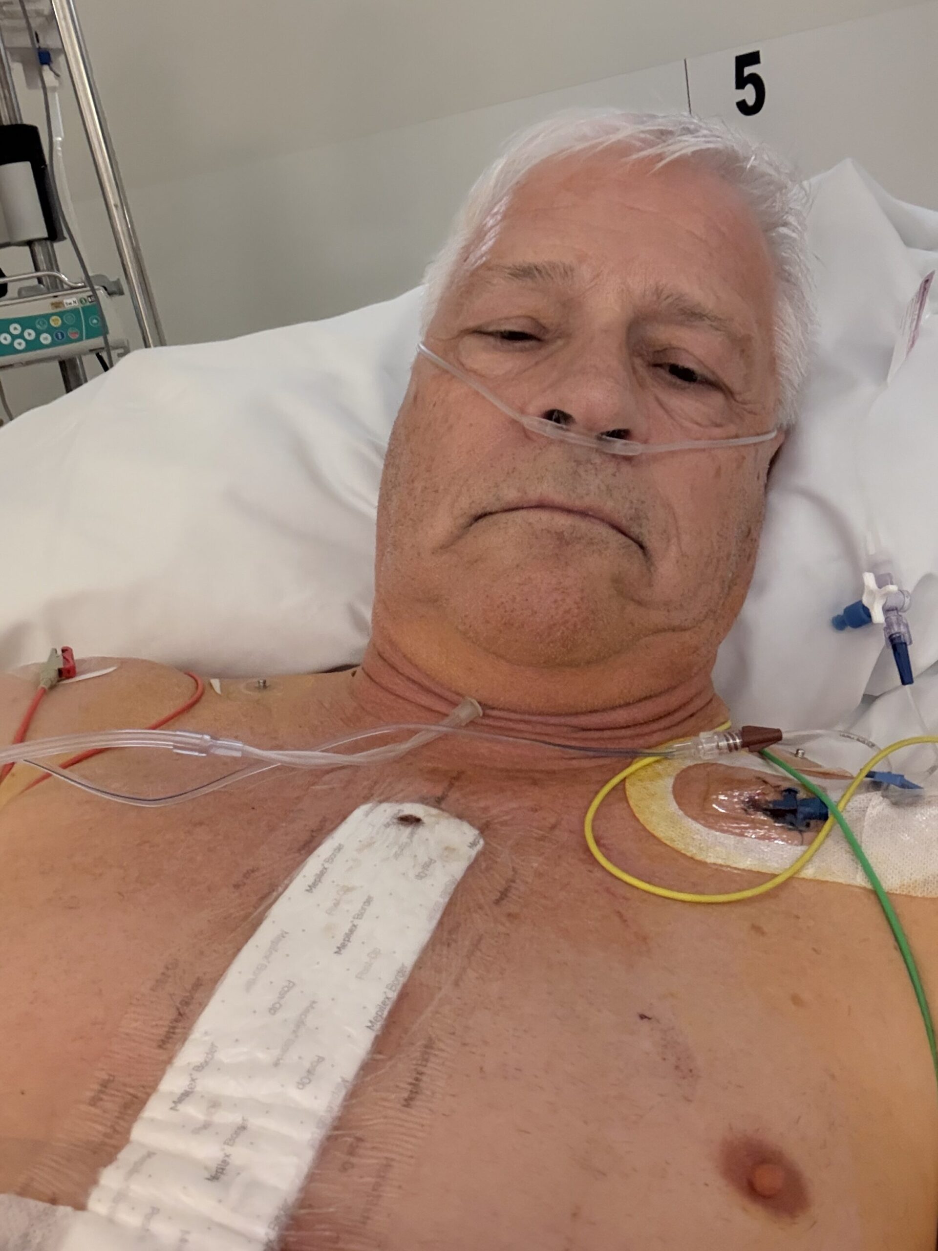 Her er Olav Nys&aelig;ter etter hjerteoperasjonen p&aring; Rikshospitalet i begynnelsen av juni.