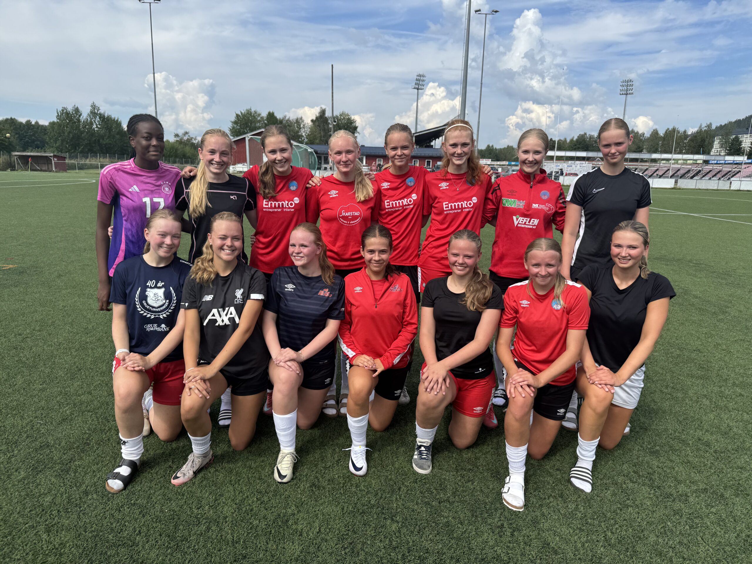 Den siste treninga ble gjennomført i 28 varmegrader. Nå venter Norway Cup på KIL J16.