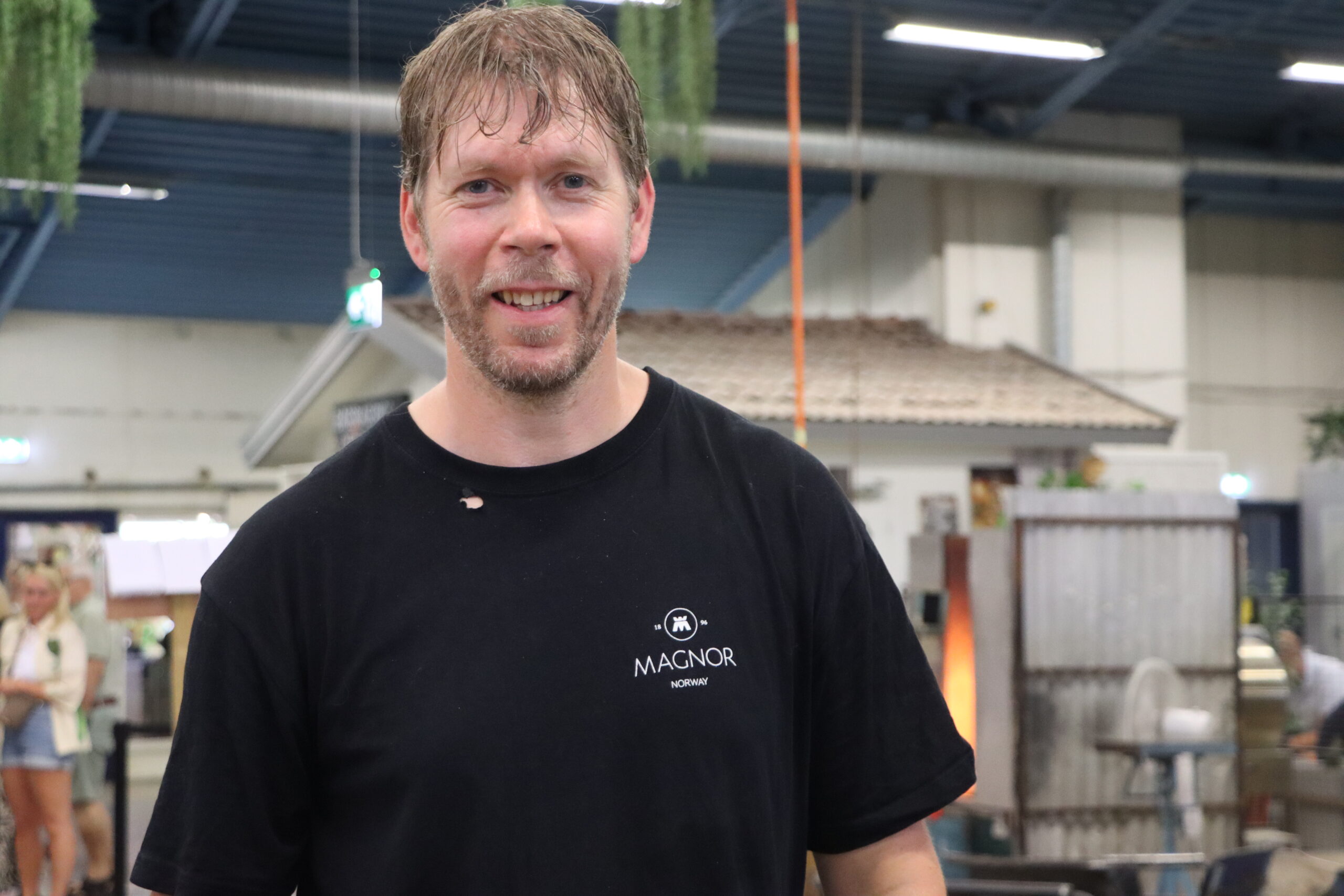 Jarle Seterlien har jobbet p&aring; Magnor Glassverk i 33 &aring;r.