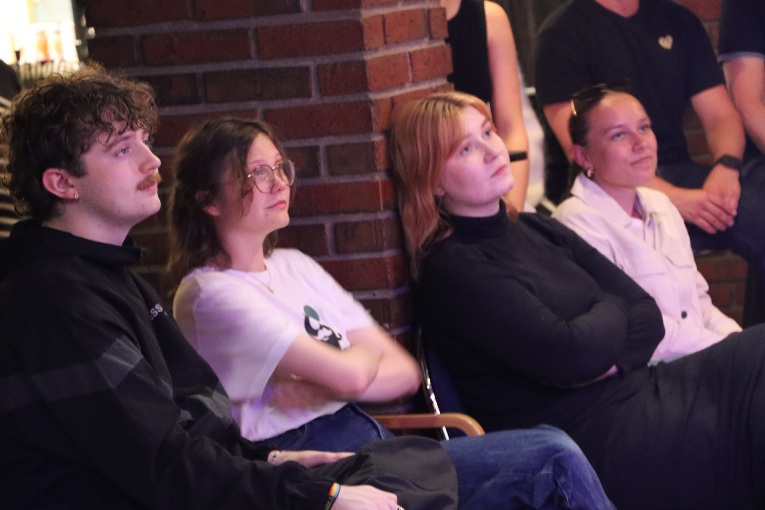 Instruktørene fulgte godt med under konserten. Sigurd Simensen Vermundsberget (f.v.), Ingjerd Engh, Hanna Løvberget og Nora Sund.