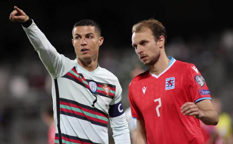 Lars Christian Krogh Gerson har møtt mange verdensstjerner i løpet av sin landslagskarriere for Luxembourg. Nå har han signert for ny klubb og jakter sin 100. landskamp. Kanskje blir det et nytt møte med Cristiano Ronaldo?
