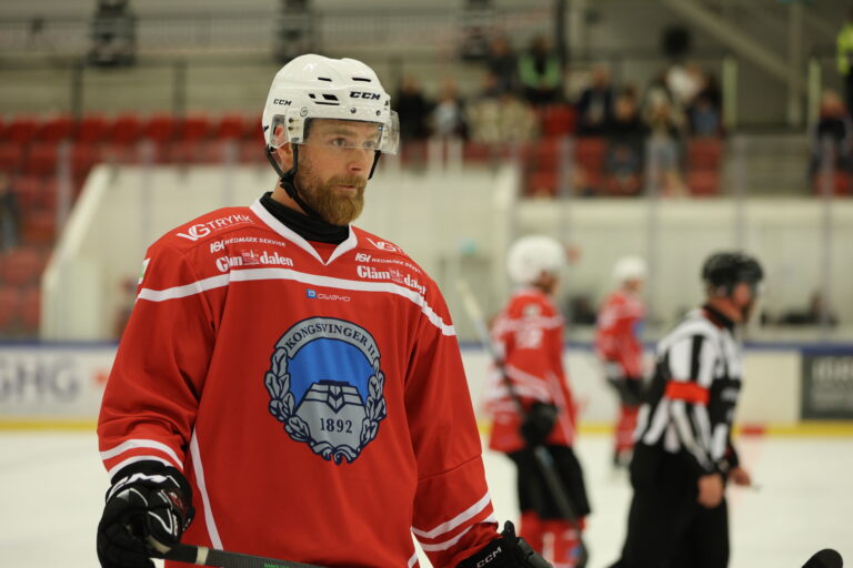 Sean-Michel Sunnqvist har signert ny kontrakt med KIL Ishiockey.