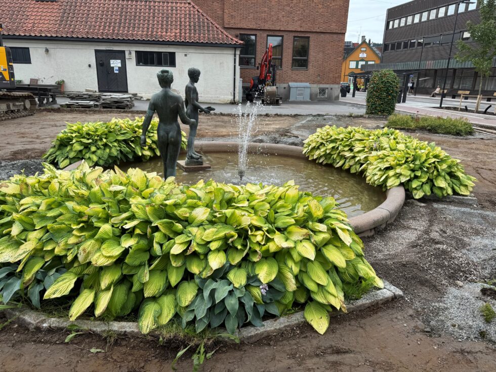 I løpet av august skal Teaterparken utenfor Rådhus-Teatret få en skikkelig oppblomstring.
