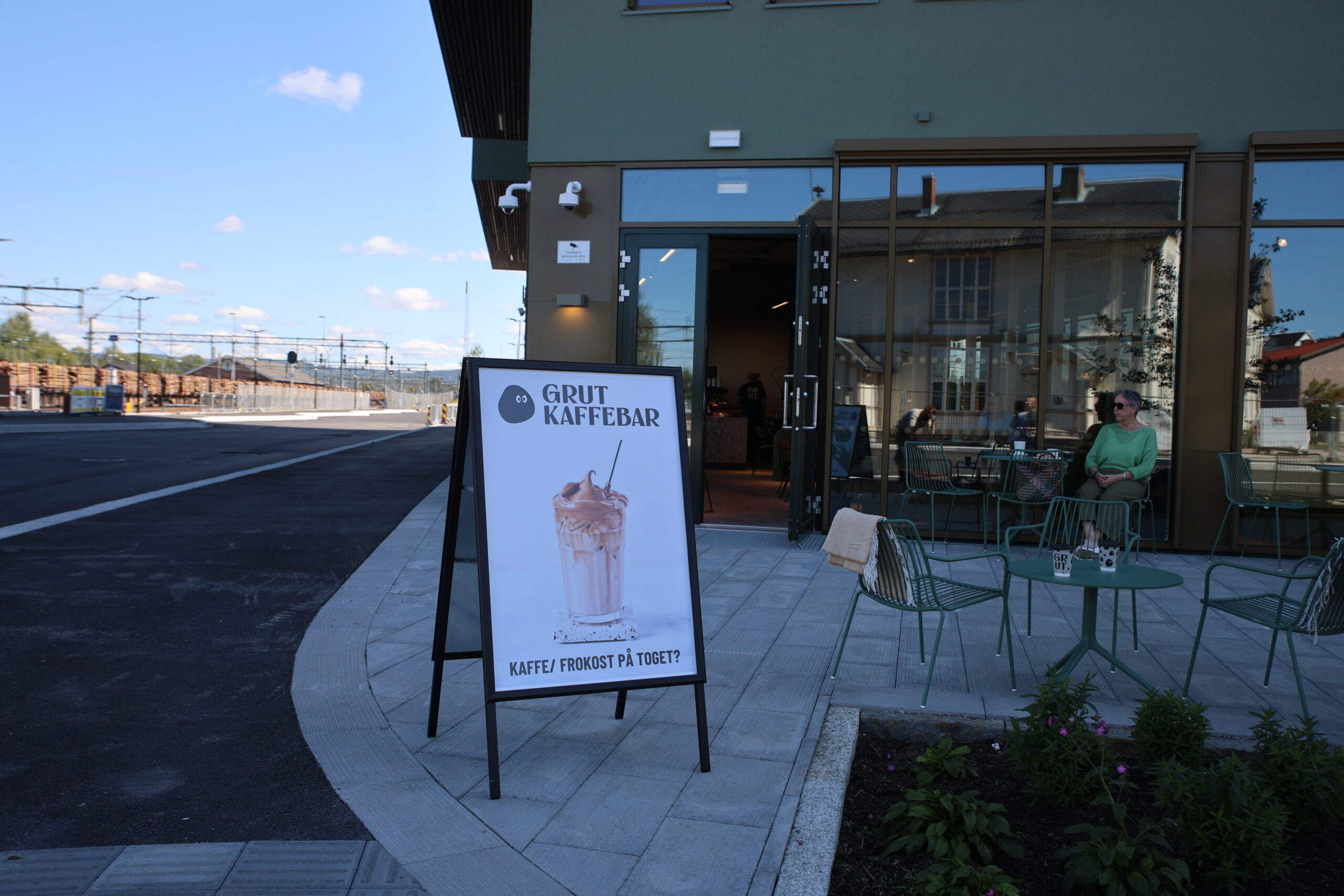 Slik ser det ut ved inngangen til Kongsvingers nyeste kafe.