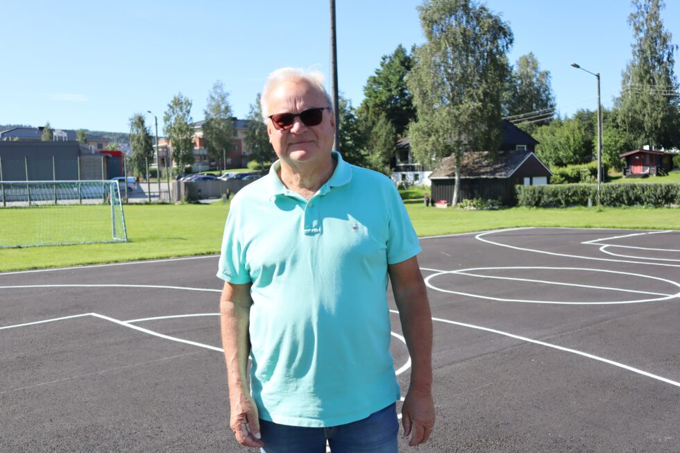 – Vi er stolte av denne plassen, og det er bare koselig at den blir brukt, sier leder i Hexumløkka Vel, Arnfinn Seigerud.
