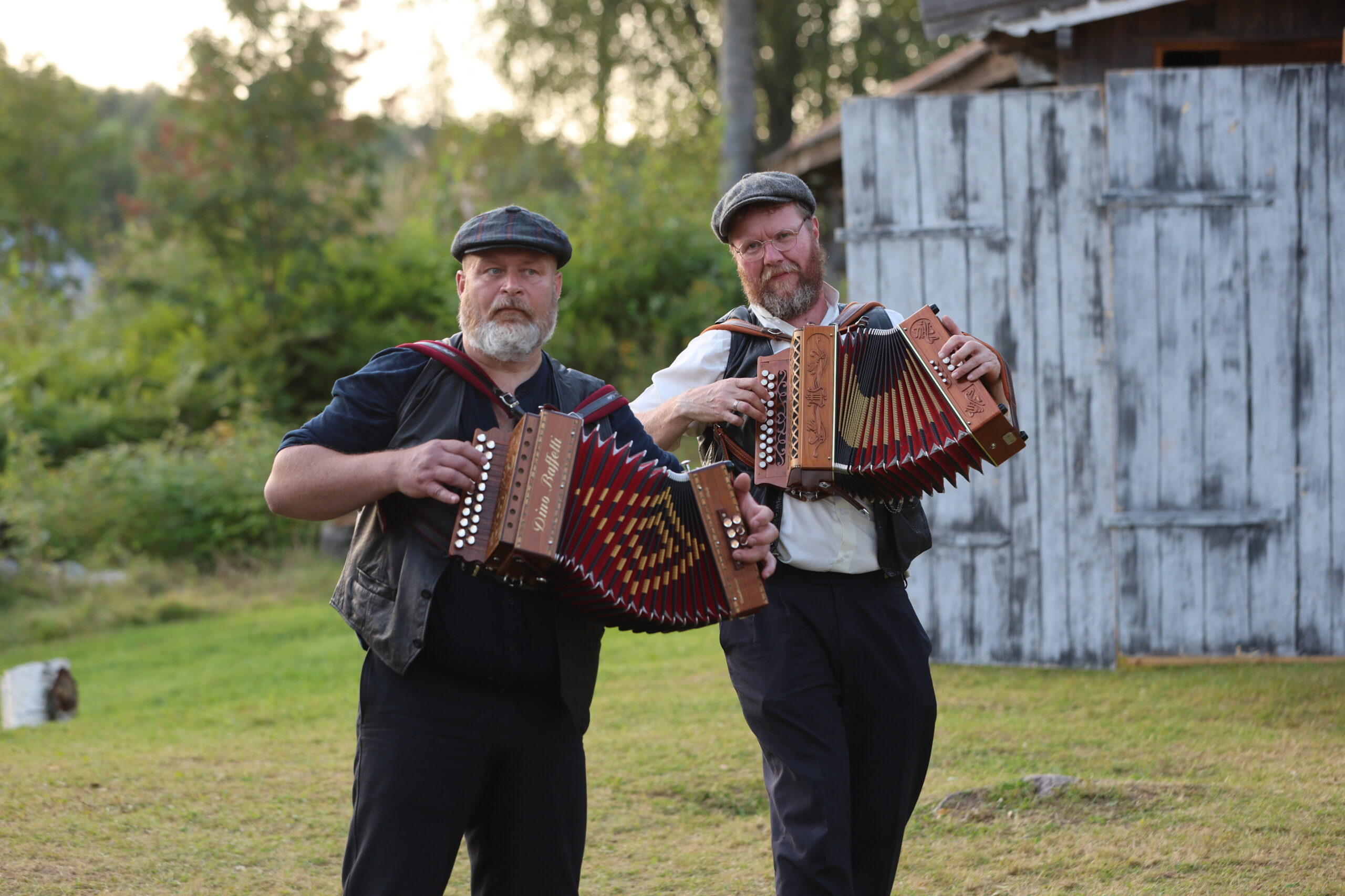 &ndash; Det er helt utrolig kult med de to som er med fra S&oslash;ndre Finnskog spellemannslag. Det er veldig bra og godt &aring; vise folkemusikken, fortalte Tor Einar Bekken.