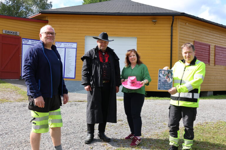 Morten Nilsen, Raymond Hovde, Malin Sjøenden og Steinar Pedersen håper å se mange i Skøttruparken torsdag 28.august.