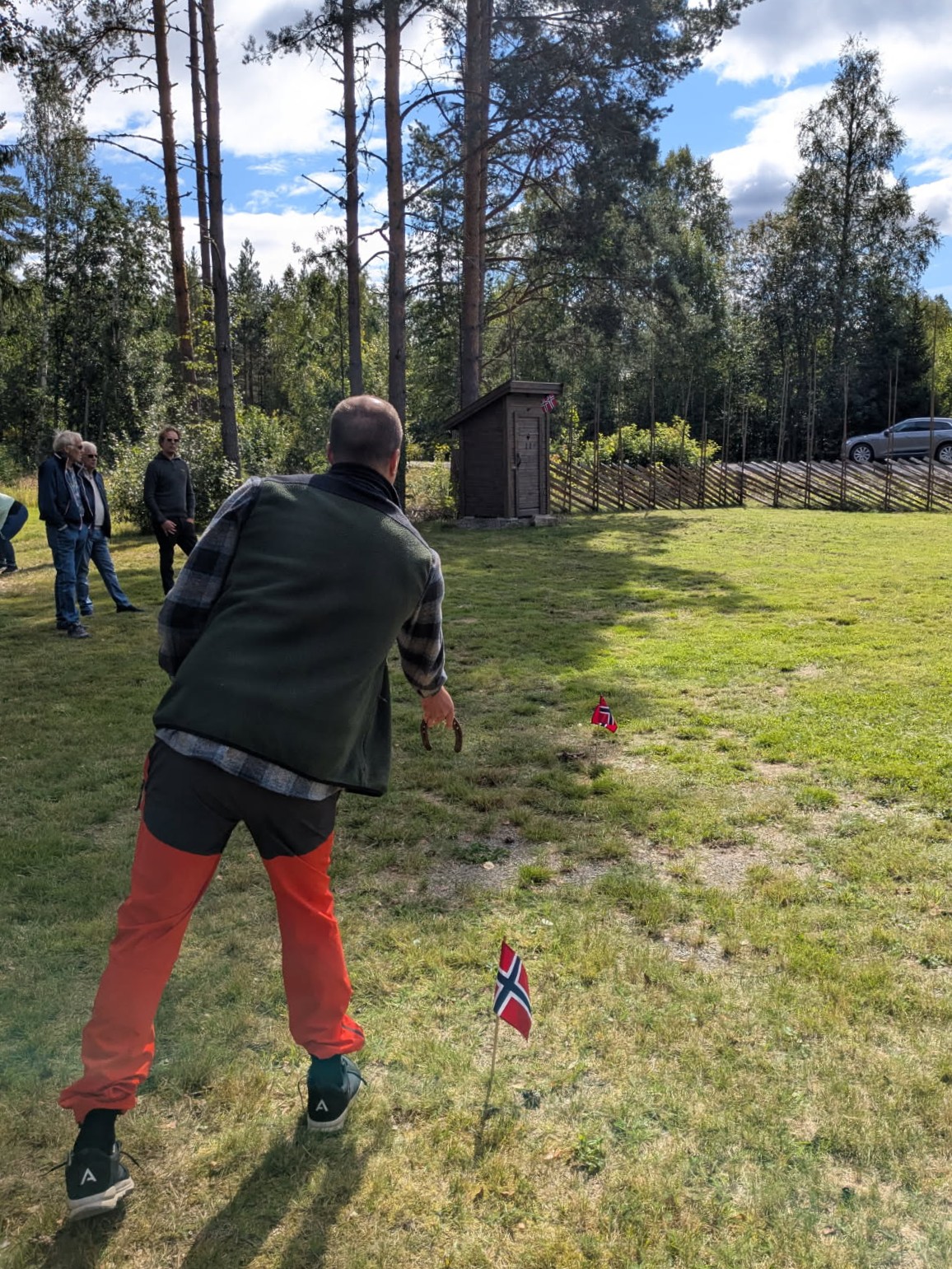 Ogs&aring; med hestesko-kasting.