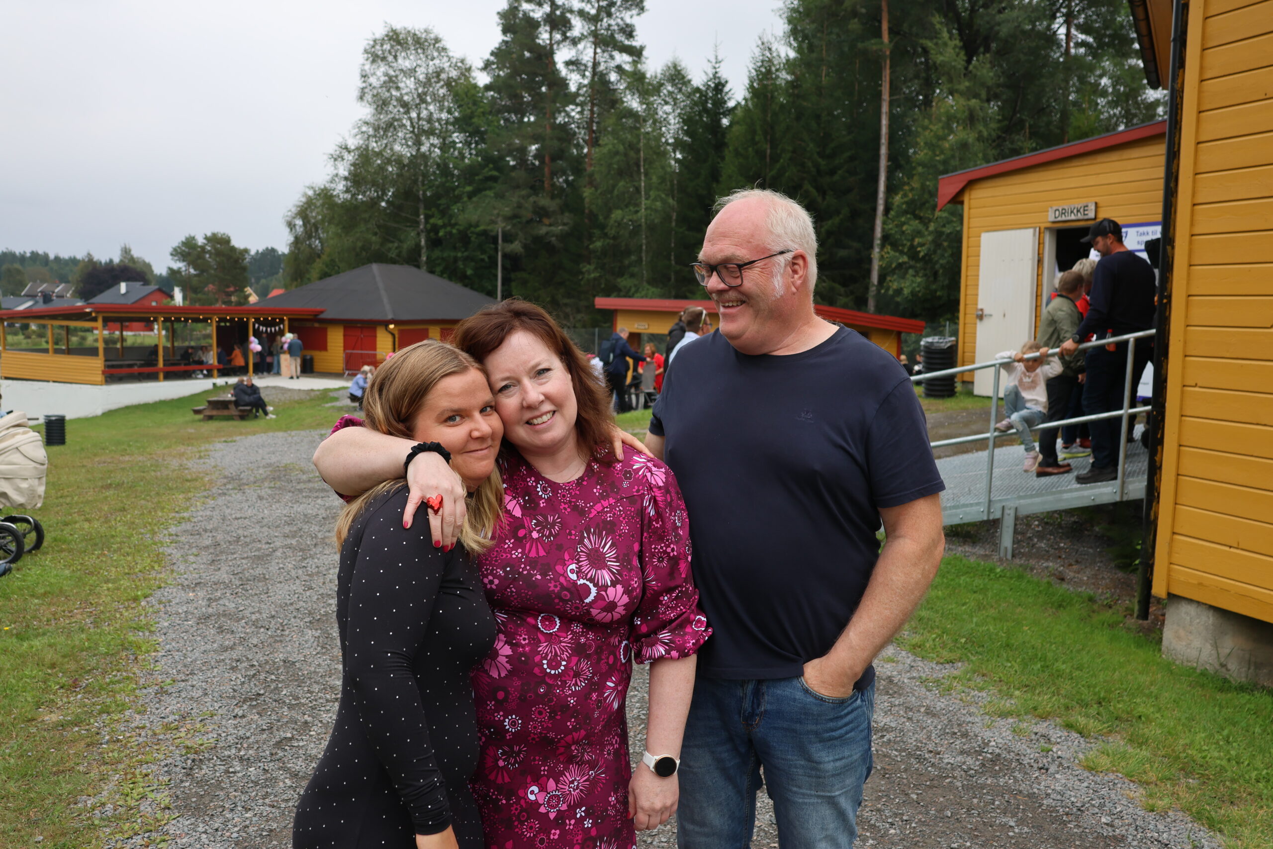 Marte Engebretsen, Malin Sj&oslash;enden og Morten Nilsen var kjempeglade over oppm&oslash;tet i Sk&oslash;ttruparken.