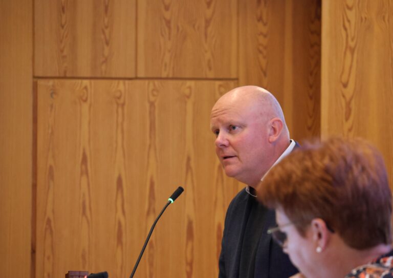 Kommunedirektør Lars Andreas Uglem, og ordfører Elin Såheim Bjørkli, har fått tallene som viser at Kongsvinger er på 254. plass i kommune-NM, i regi av NHO.