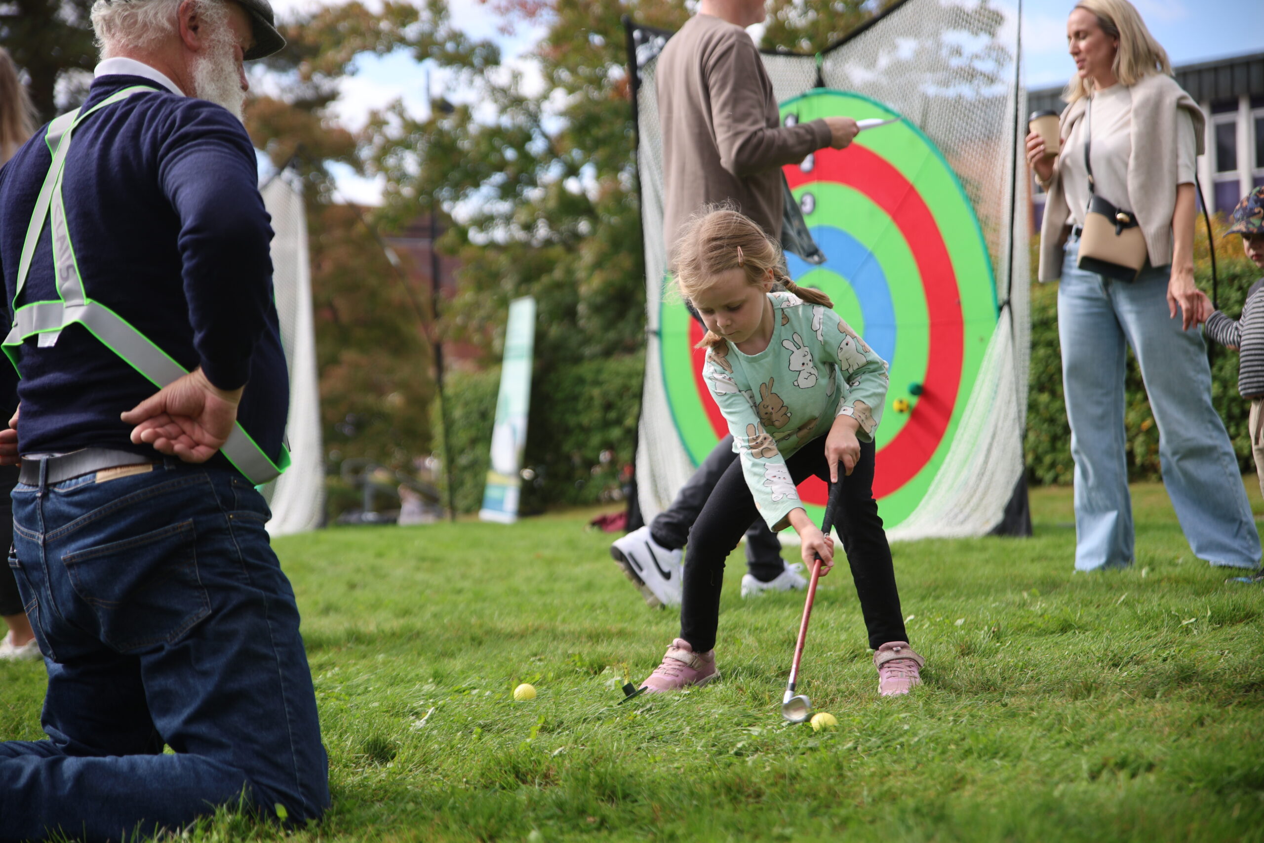 Sophia Amundsen Andersen prøvde seg for første gang på å spille golf golf. – Det var gøy, fortalte hun.