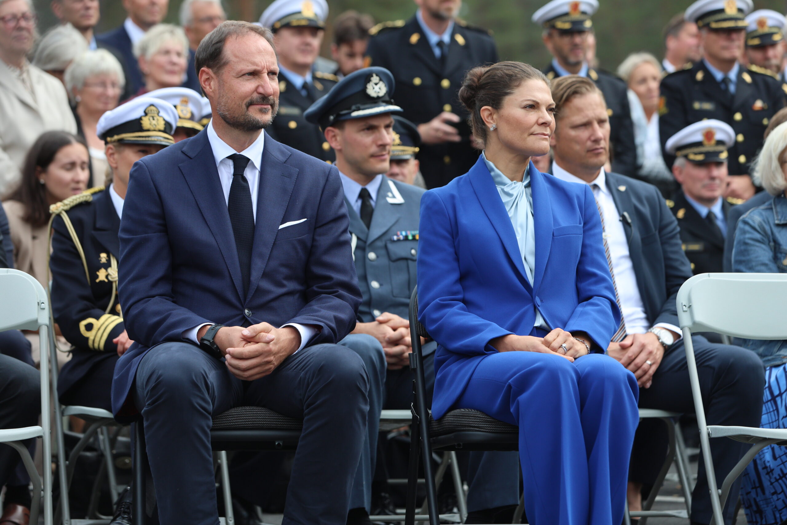 Kronprins Haakon og Kronprinsesse Victoria sa ingen ord selv under markeringen.
