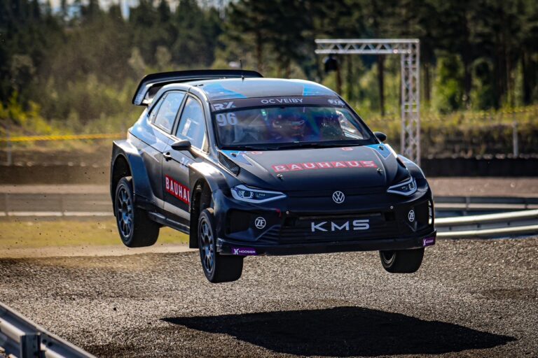 Ole Christian Veiby og resten av KMS Motorsport jager gull i Tyrkia til helgen.
