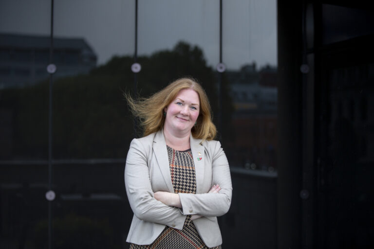 Anne Lise Fredlund, leder av SV Innlandet og nyvalgt stortingsrepresentant, synes ikke innleggene til Mads Skjørberg er greit.