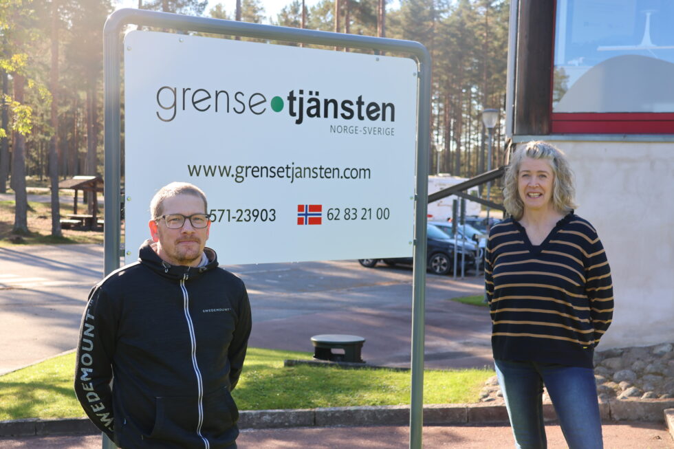 Oskar Danielsson og Kikki Lindset hos Grensetjänsten på Morokulien mener grensegjengeravtalen kan virke demotiverende for å ta jobb i en grensekommune på den andre siden av grensen.