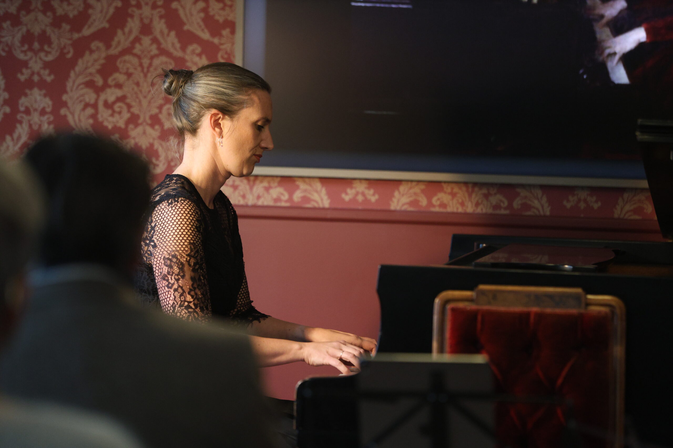 Berit Billingsø åpnet fredagens konsert.