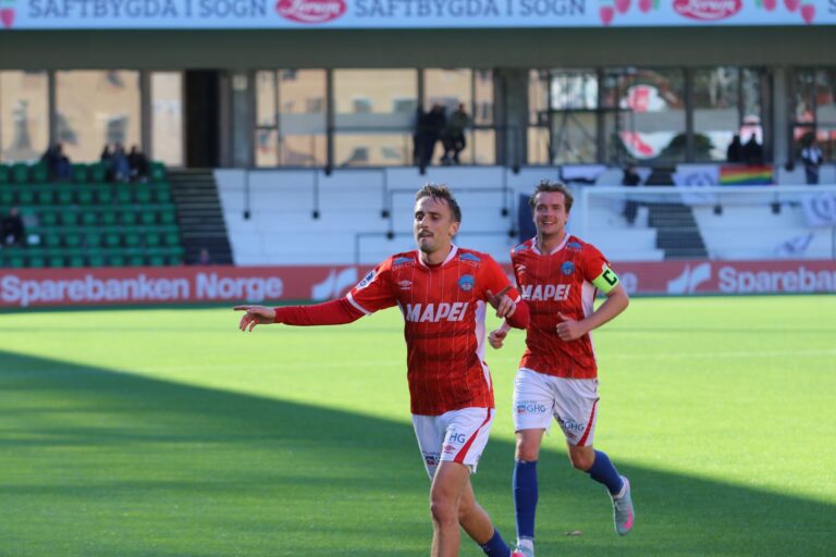 Lucas Ravn-Haren fortsetter å score mål. Søndagens mål var av det spektakulære slaget.