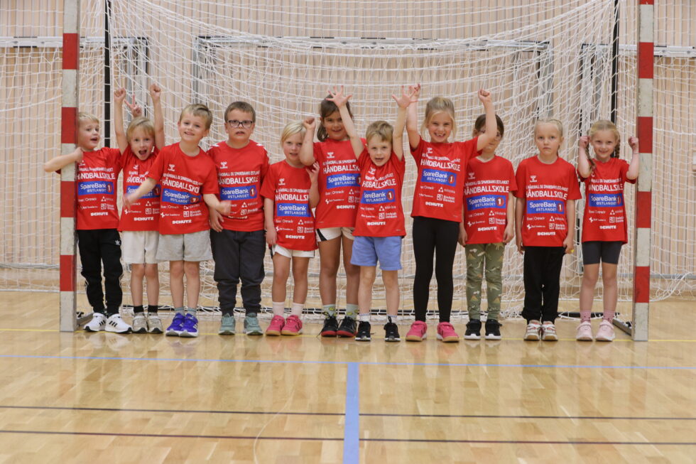 Dette var førsteklassingene som var med på årets håndballskole.