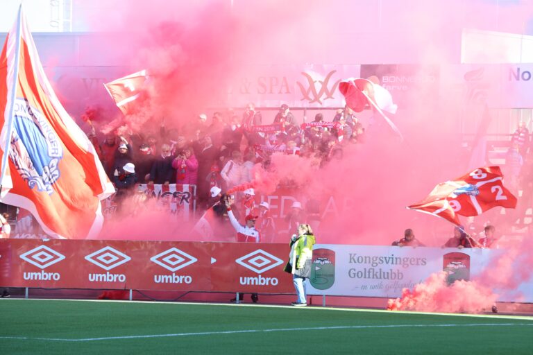 KIL Toppfotball håper på en ny folkefest når LSK kommer til Gjemselund på lørdag. Her fra kampen mot VIF i fjor høst.