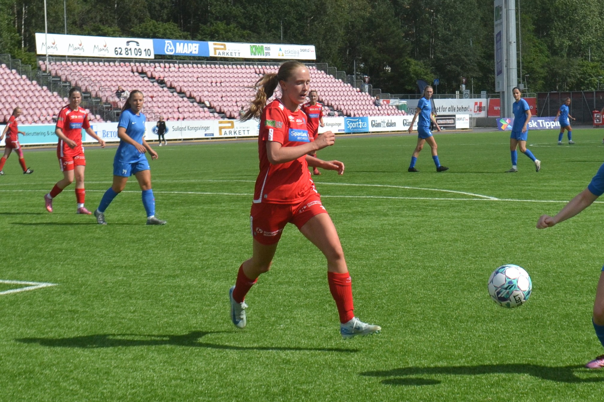 Mille Jonassen, her fra tidligere i sommer, synes samholdet i gruppa er godt. Det på tross av at sesongen mer eller mindre har vært en motbakke for laget.