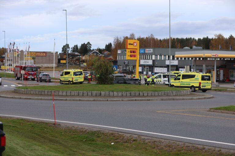 To biler er involvert i en trafikkulykke på Rasta.