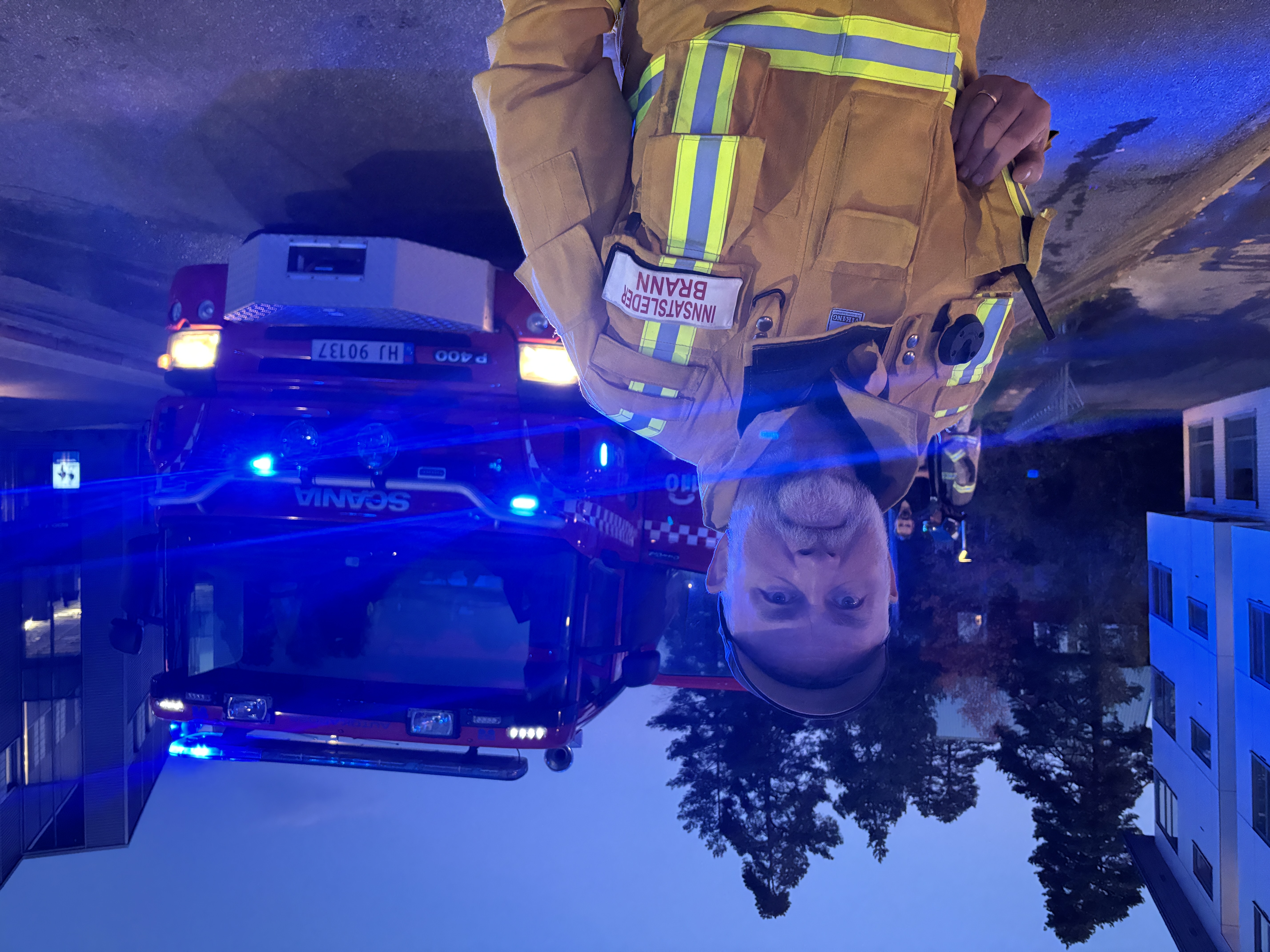 Bjørn Olav Bakken, innsatsleder for Glåmdal Brannvesen, forteller at de var raskt på stedet, gjennomsøkte leiligheten og fikk slukket brannen.