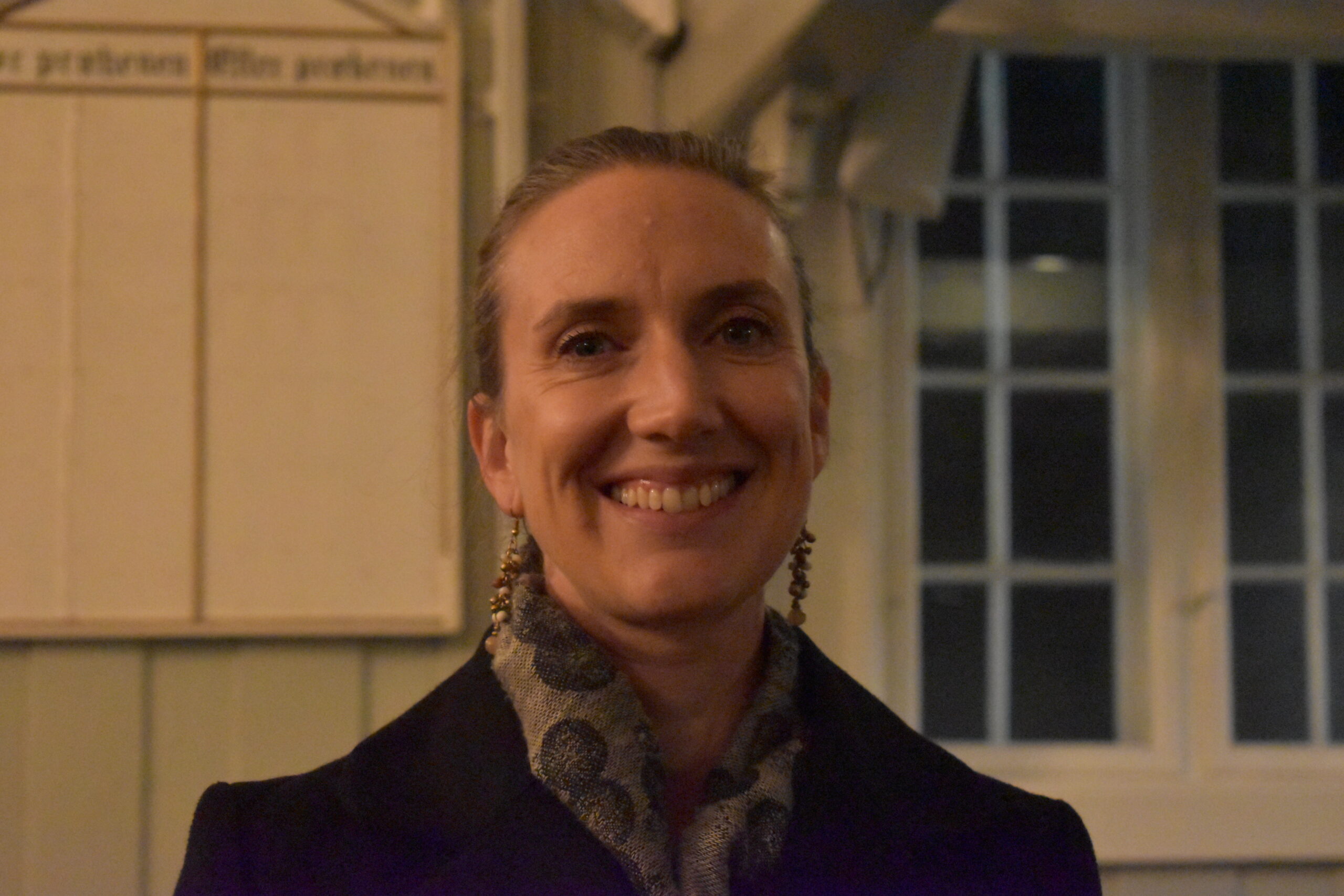 Berit Billingsø smiler fornøyd etter kveldens oppmøte, og ser fremt til flere arrangementer i tiden fremover.