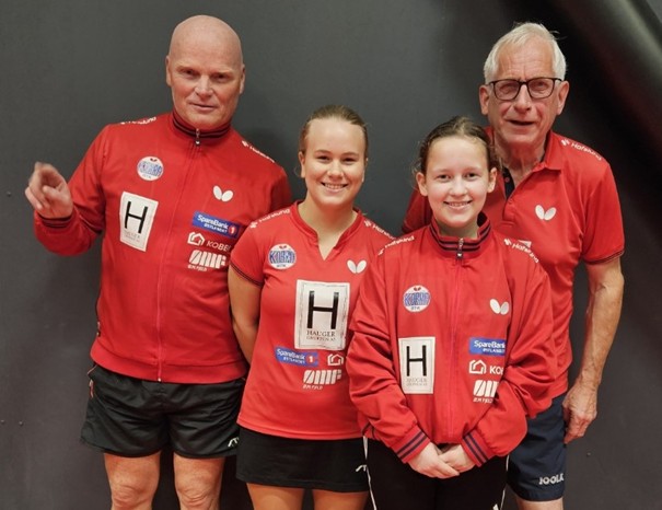 Fra venstre Henning Rud, Maja Pettersen Kvinge, Christine Nordahl og Matts Henricsson (lagleder).
