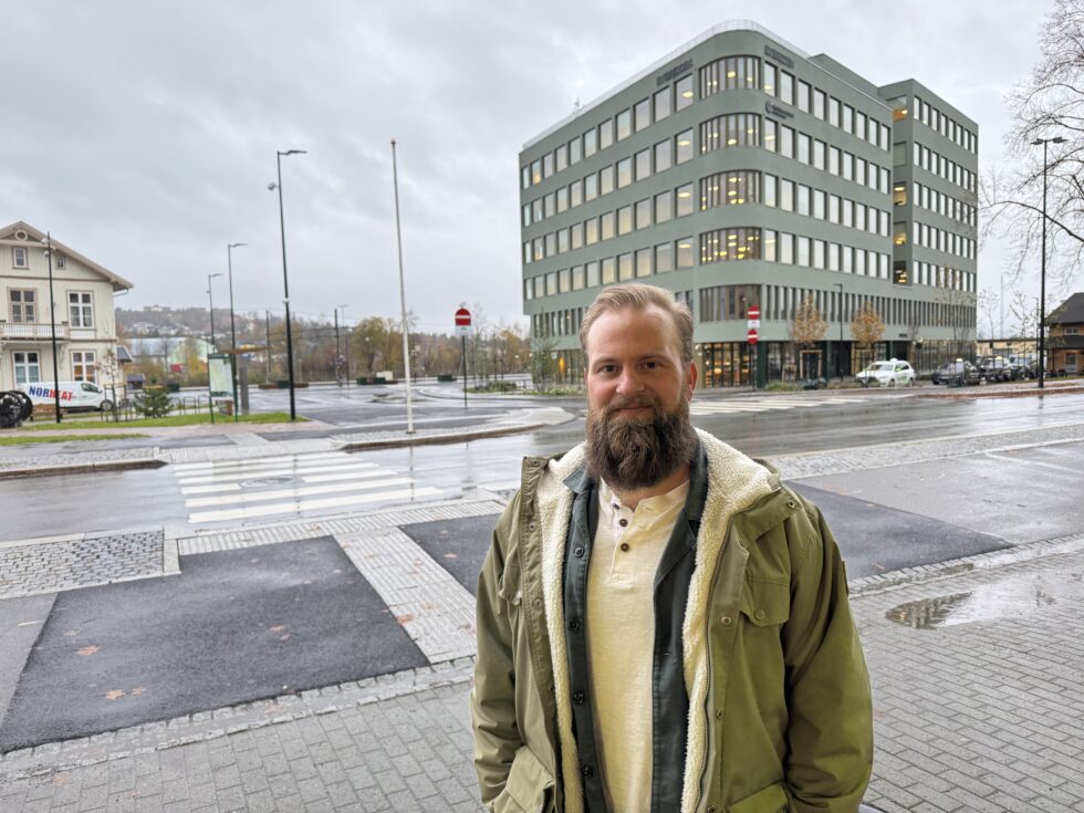 Jonas Linnerud flytter Pizzabakeren til Snarebygget og får stasjonen og Elvebredden som naboer på andre siden av Glommengata.