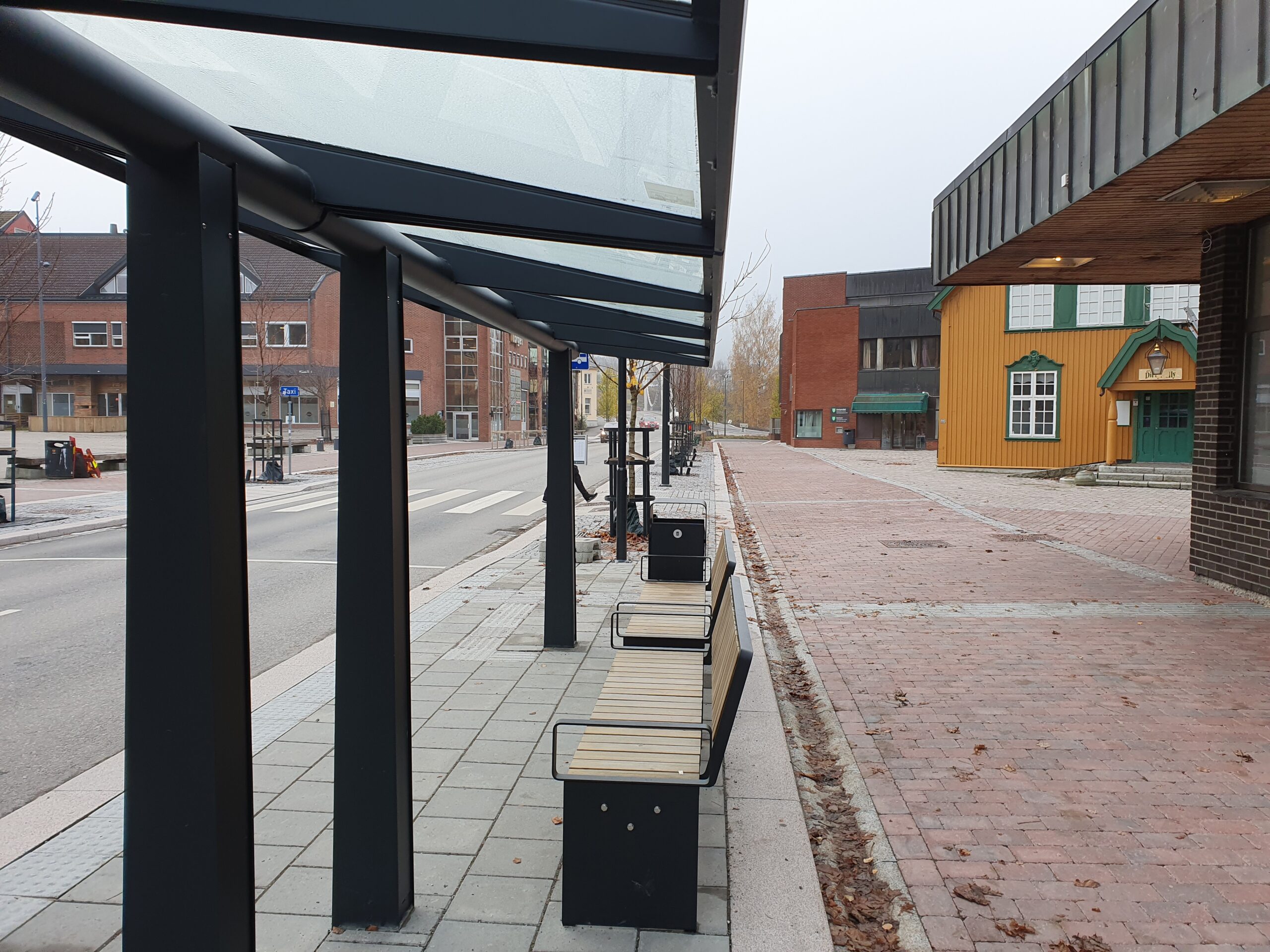 Samme feil er gjort på begge sider av veien.