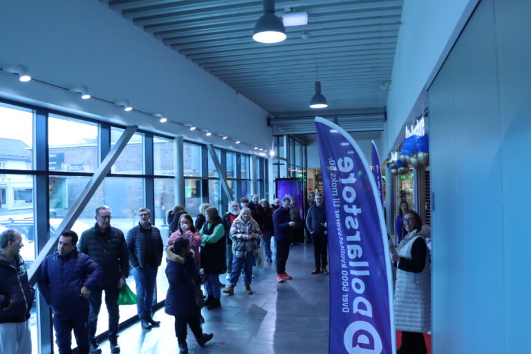 Det var lange køer da Dollarstore åpnet dørene 2023. Nå er det bestemt at kjeden legges ned.