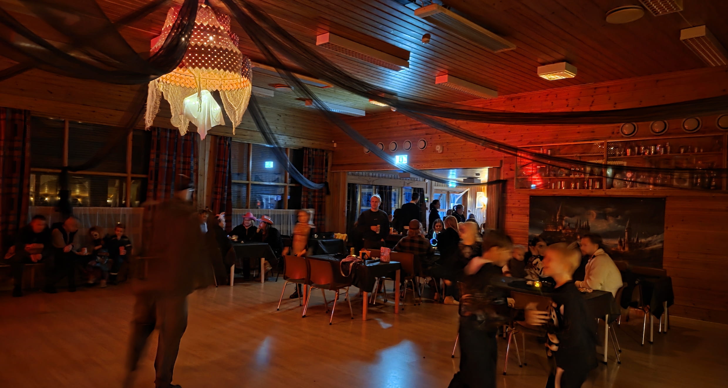 Lundersætringene feiret Halloween på samfunnshuset.